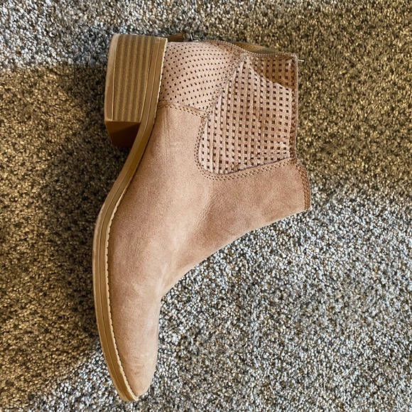 Kohl’s ankle boots - Picture 1 of 3